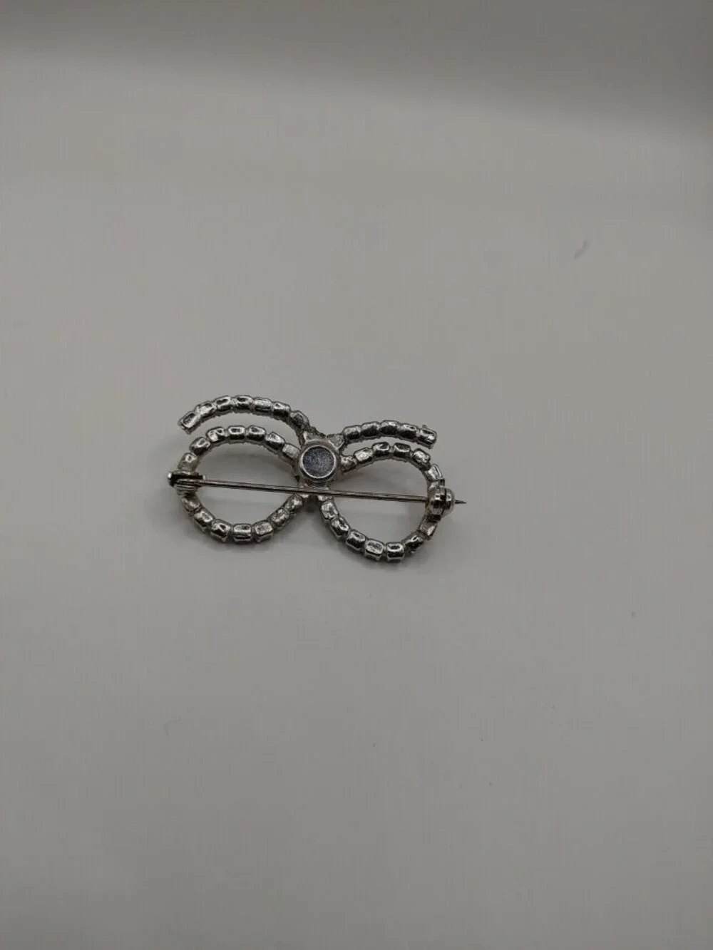 VTG BROOCH/PIN  Silver -Tone Bow CLEAR Rhinestones